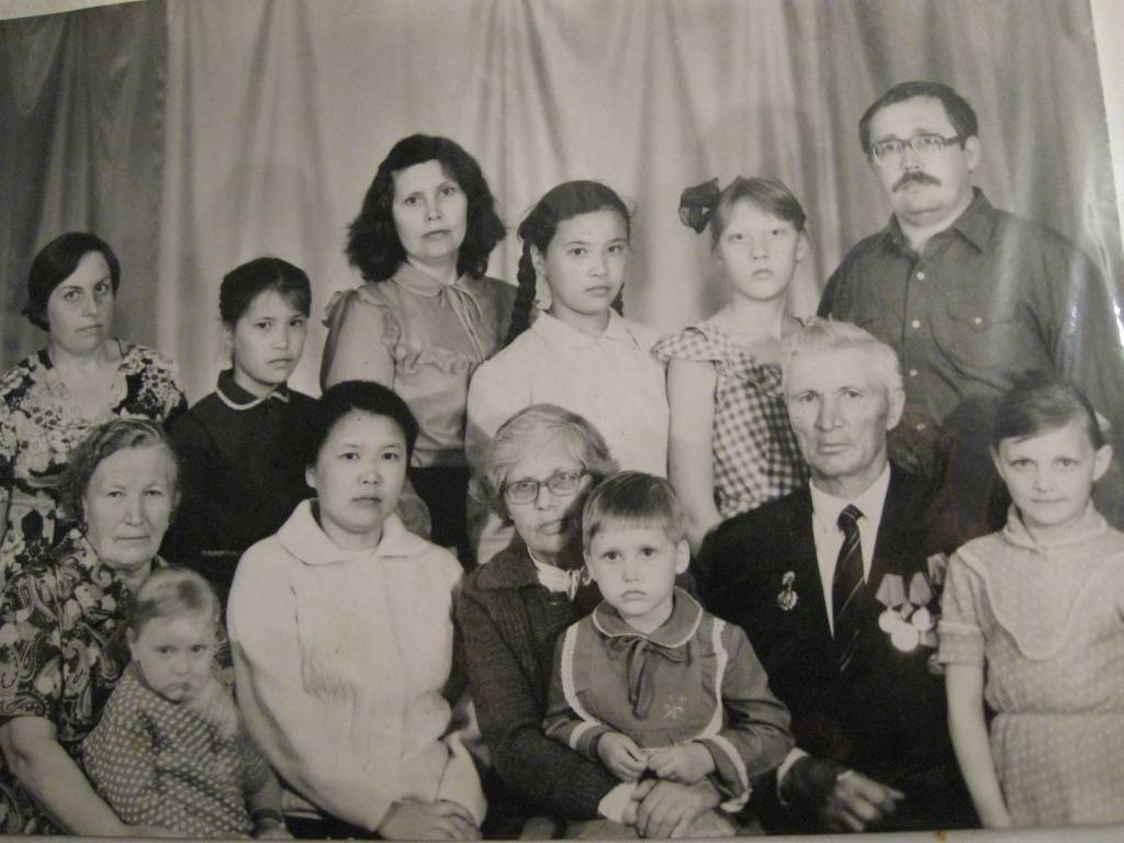 А. С. Можаев, второй справа в первом ряду.JPG
